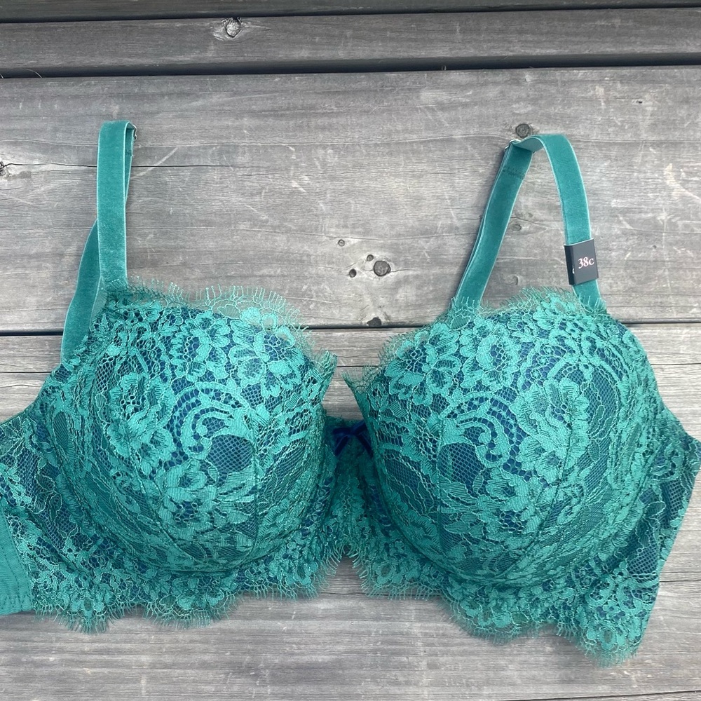 NWT Victoria's Secret Bra 38C
